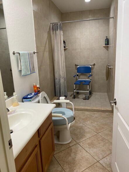 More Photos Of Happy Valley Rd & 83rd Dr, Peoria Assisted Living For Sale