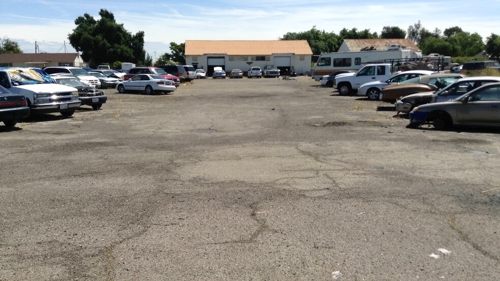 More Photos Of 1611 S Airport Way, Stockton Specialty For Lease