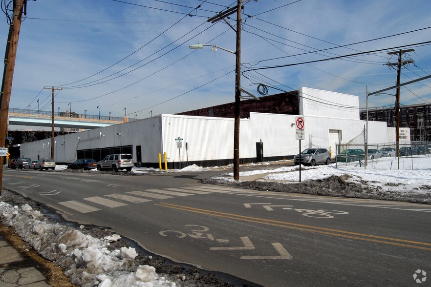 More Photos Of 1300 Jefferson St, Hoboken Parking Garage For Lease