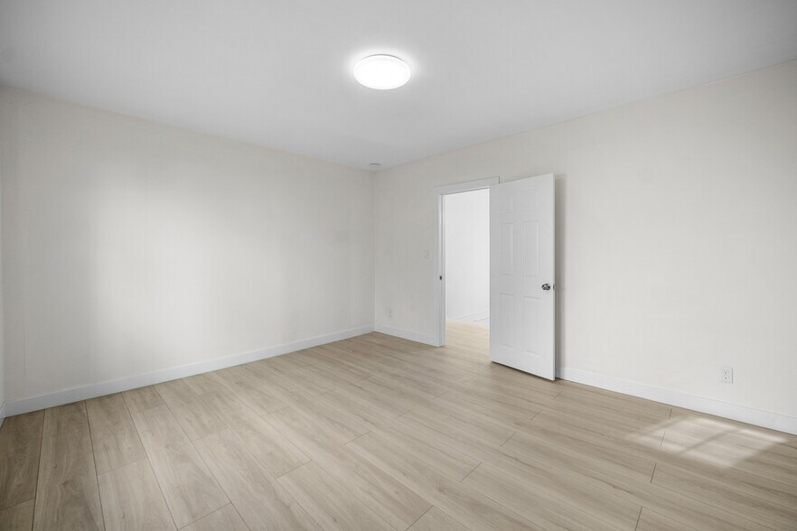 More Photos Of 2823 W 8th St, Los Angeles Office For Lease