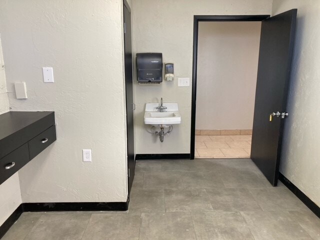 More Photos Of 324 N 19th St, Guthrie Office For Lease