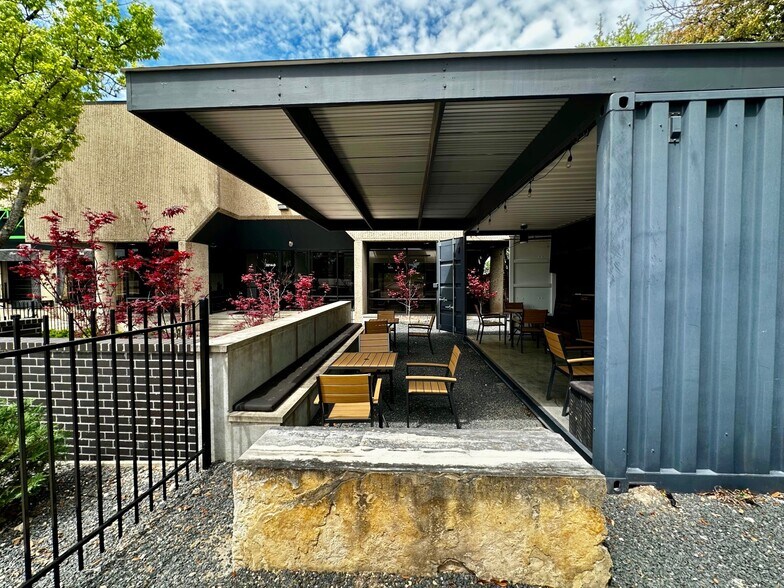 More Photos Of 2214 Braker Ln, Austin Distribution For Lease