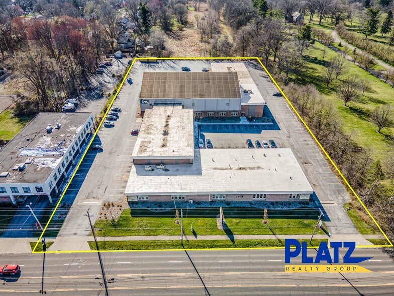 More Photos Of 5500 Market St, Youngstown Office For Sale