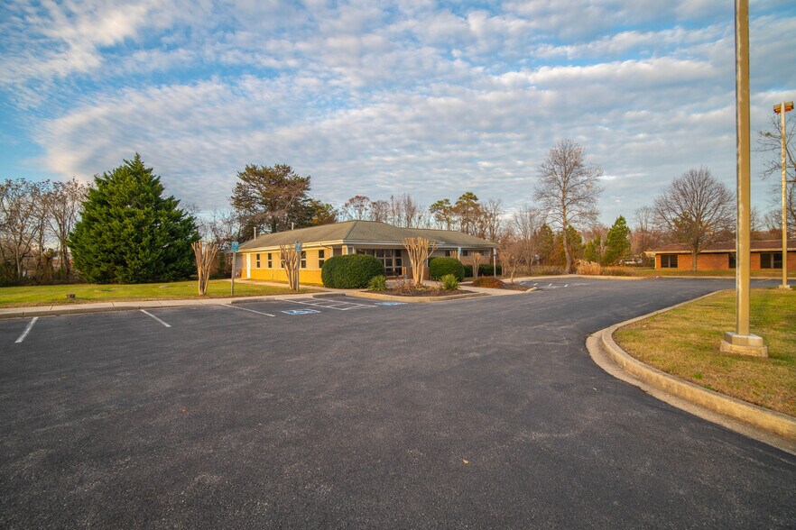 Primary Photo Of 11855 Hg Trueman Rd, Lusby Health Club For Lease