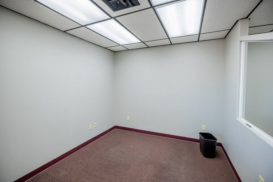 More Photos Of 11209 W Kellogg, Wichita Auto Dealership For Sale