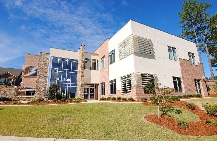 More Photos Of 612 Winding Creek Rd, Fayetteville Office For Lease