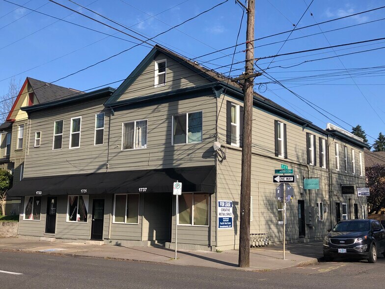 More Photos Of 1733-1737 SE Morrison St, Portland Apartments For Lease