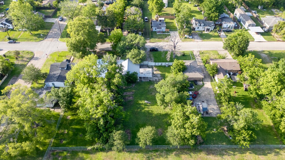 More Photos Of 141 Campbell Ave, Pasadena Specialty For Sale