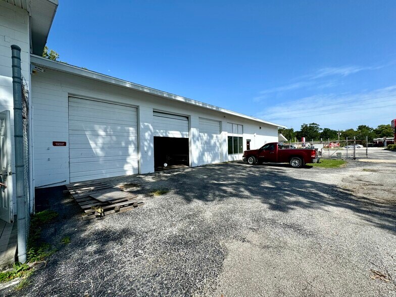 More Photos Of 517 Mason Ave, Daytona Beach Freestanding For Lease