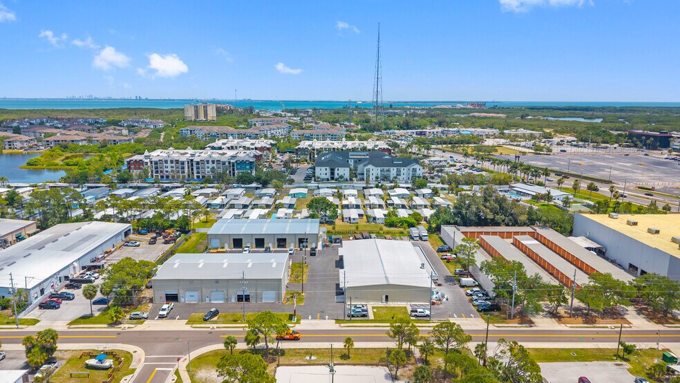 Primary Photo Of 10525 Oak St NE, Saint Petersburg Light Manufacturing For Lease