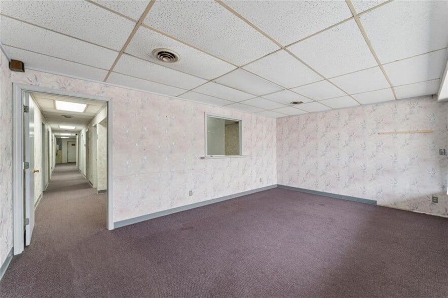 More Photos Of 723 S Main St, Concordia Storefront Retail Office For Sale