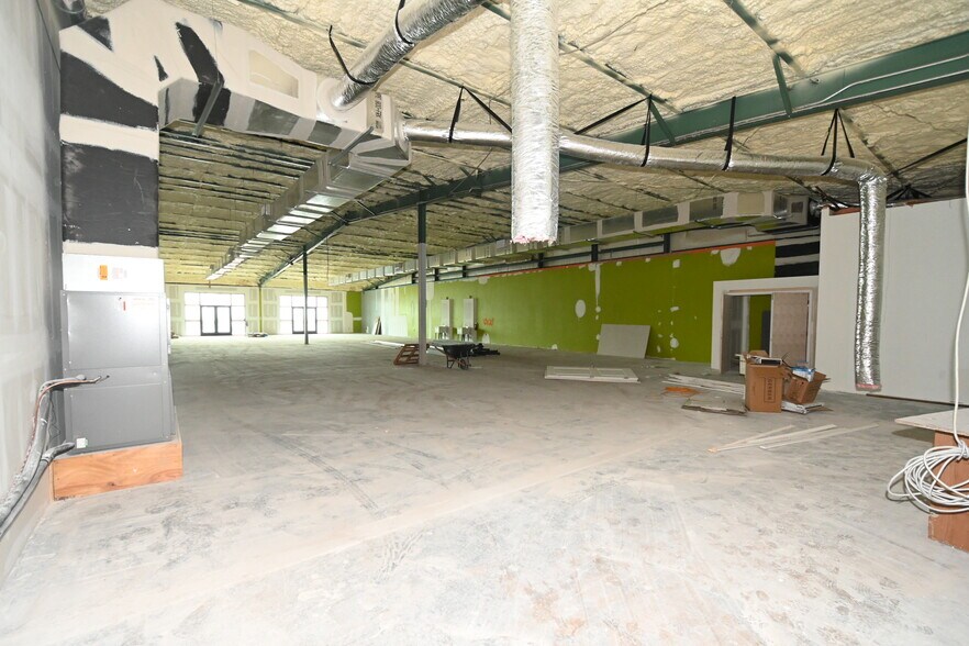 More Photos Of 749 S Central Ave, Umatilla Storefront For Sale