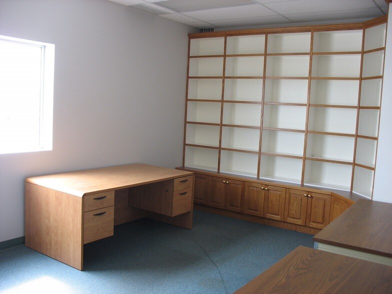 More Photos Of 3132 26 St NE, Calgary Storefront Retail Office For Sale