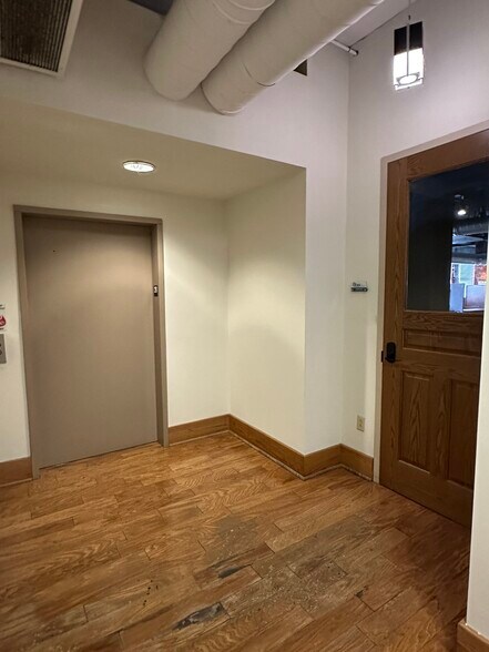 More Photos Of 407 Broad St, Chattanooga General Retail For Lease