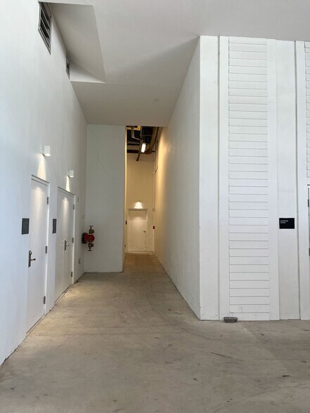 More Photos Of 2820 NE 214th St, Aventura Loft Creative Space For Sale