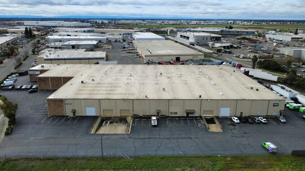 More Photos Of 3301-3325 Orange Grove Ave, North Hghlds, North Highlands Warehouse For Sale