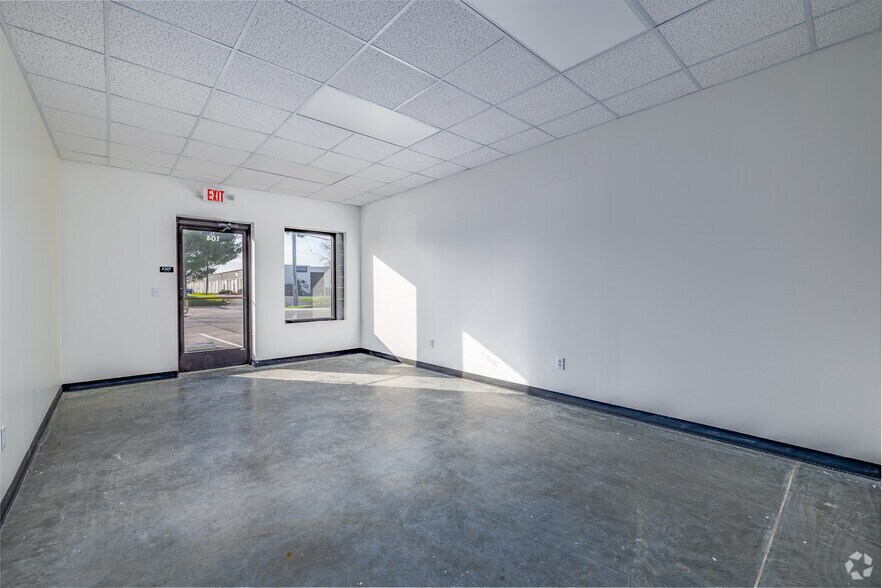 More Photos Of 3630 Ohara Rd, Erlanger Showroom For Lease