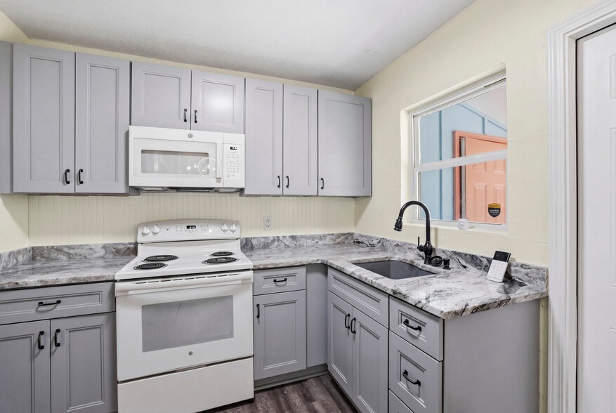 More Photos Of , Tallahassee Multifamily For Sale