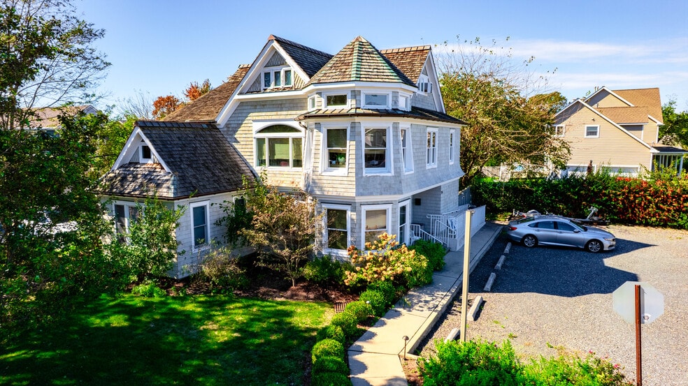 More Photos Of 704 Howe St, Point Pleasant Office For Sale