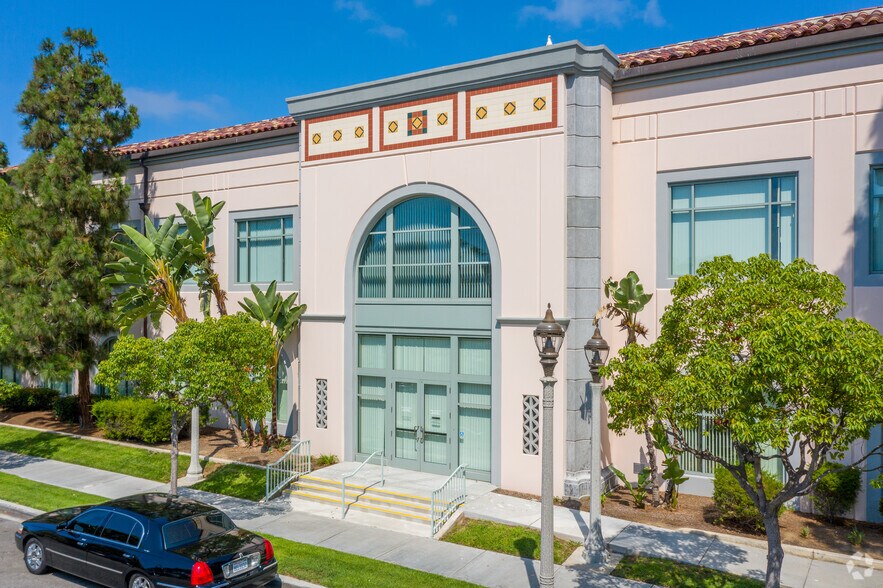 More Photos Of 2820 Historic Decatur Rd, San Diego Unknown For Lease