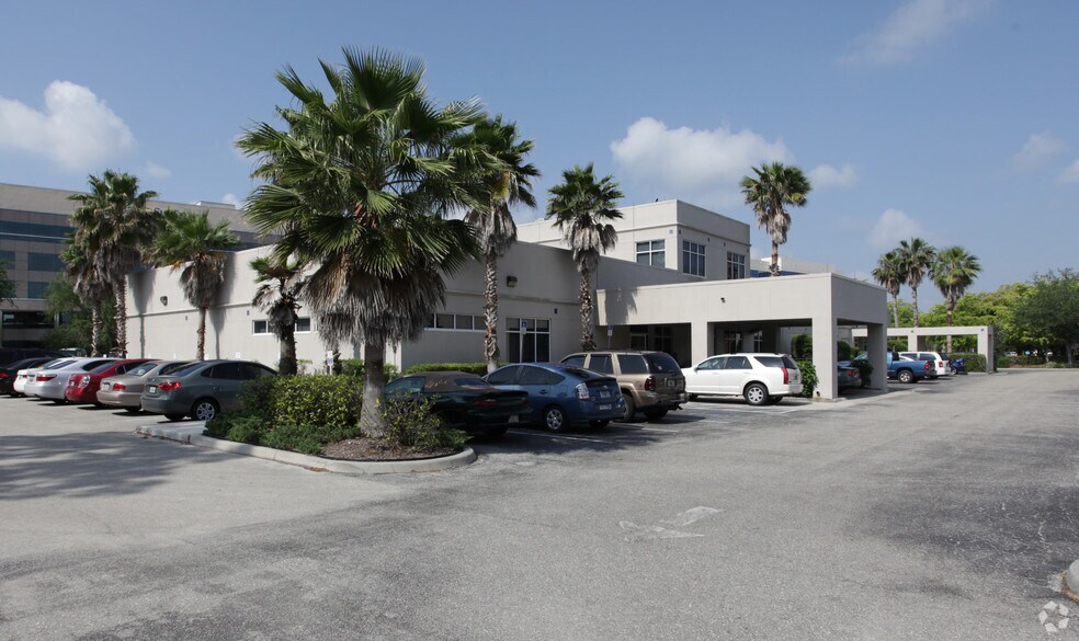 More Photos Of 12731 New Brittany Blvd, Fort Myers Office For Sale