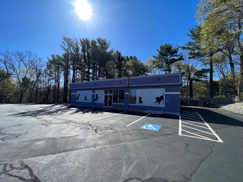 More Photos Of 114R Main St, Kingston Storefront For Lease