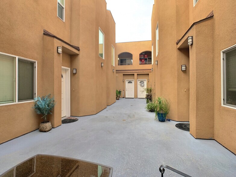 More Photos Of 120 Ballantyne St, El Cajon Apartments For Lease