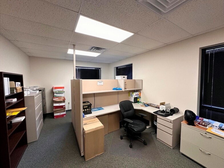 More Photos Of 805 Estelle Dr, Lancaster Office For Lease