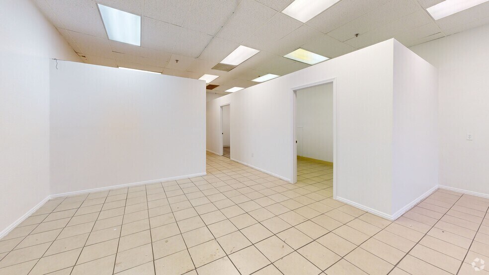 More Photos Of 4375 Las Vegas Blvd N, Las Vegas Storefront For Sale