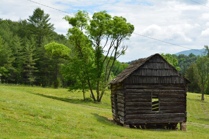 Primary Photo Of 6421 Highway 91 N, Laurel Bloomery Warehouse For Sale