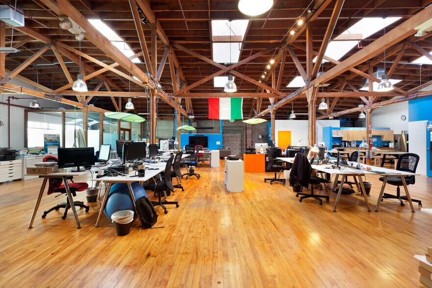 More Photos Of 363 Clementina St, San Francisco Showroom For Sale