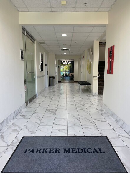 More Photos Of 5940 W Parker Rd, Plano Office For Sale