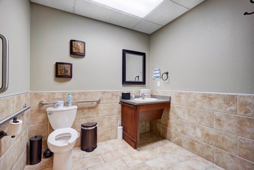 More Photos Of 3210 E Woodmen Rd, Colorado Springs Medical For Sale