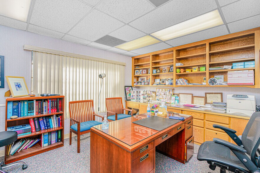 More Photos Of 1300 E Cypress St, Santa Maria Office Residential For Sale