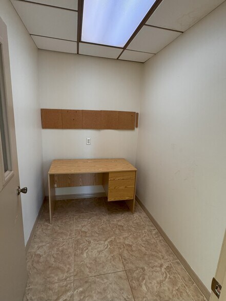 More Photos Of 5050 Gulf Blvd, Saint Petersburg Storefront For Lease