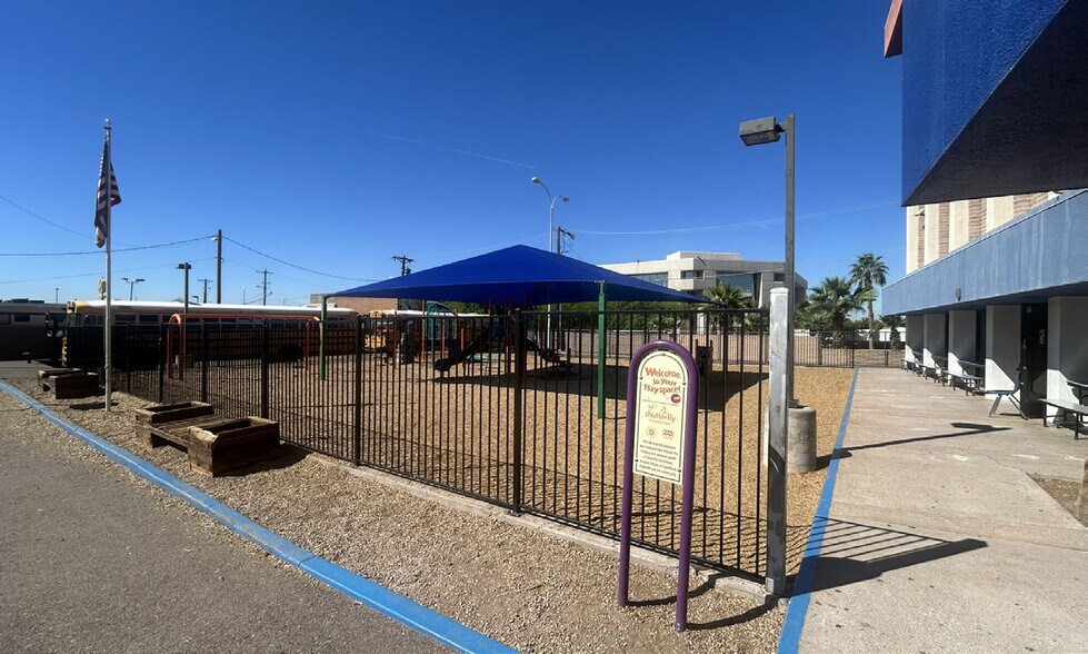 More Photos Of 5050 N 19th Ave, Phoenix Schools For Lease