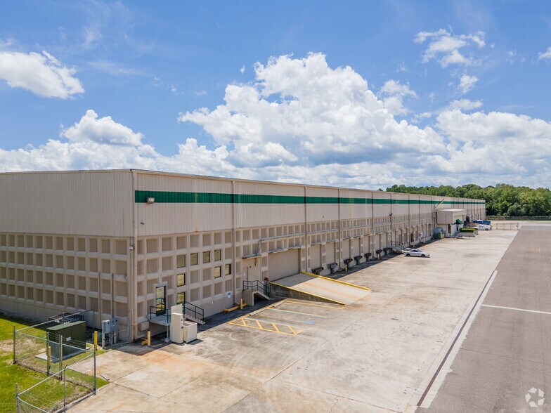 More Photos Of 2001-2003 Ellis Rd N, Jacksonville Manufacturing For Lease