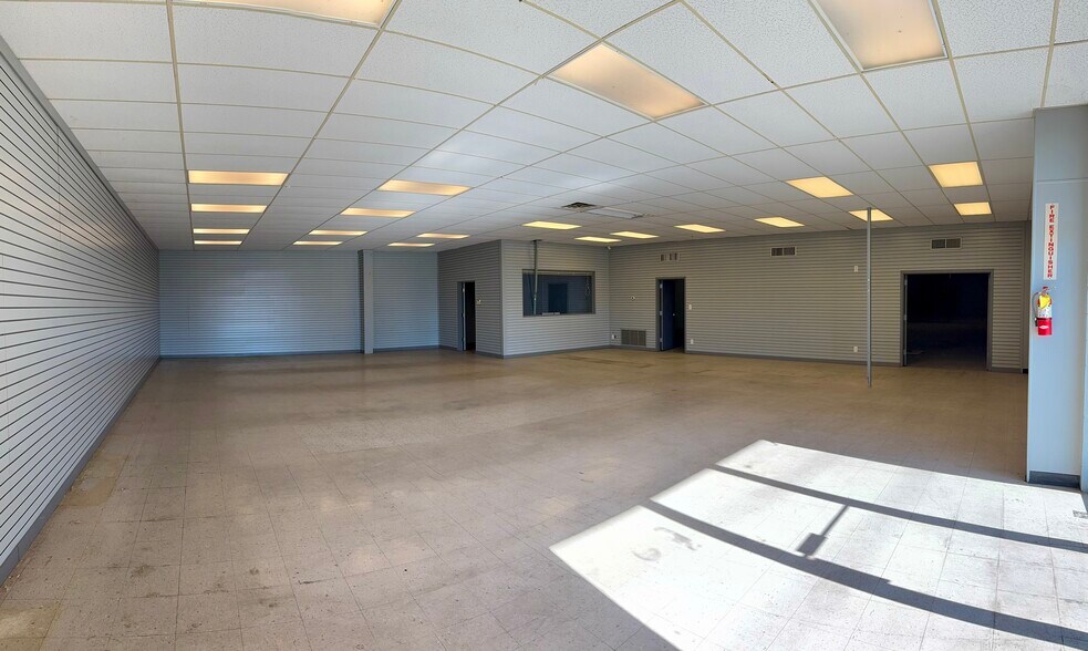 More Photos Of 190 Lower Bay St, Macon-Bibb Warehouse For Lease