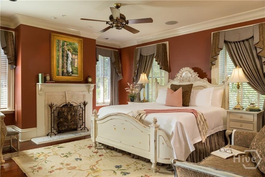 More Photos Of 109 W Liberty St, Savannah Hospitality For Sale