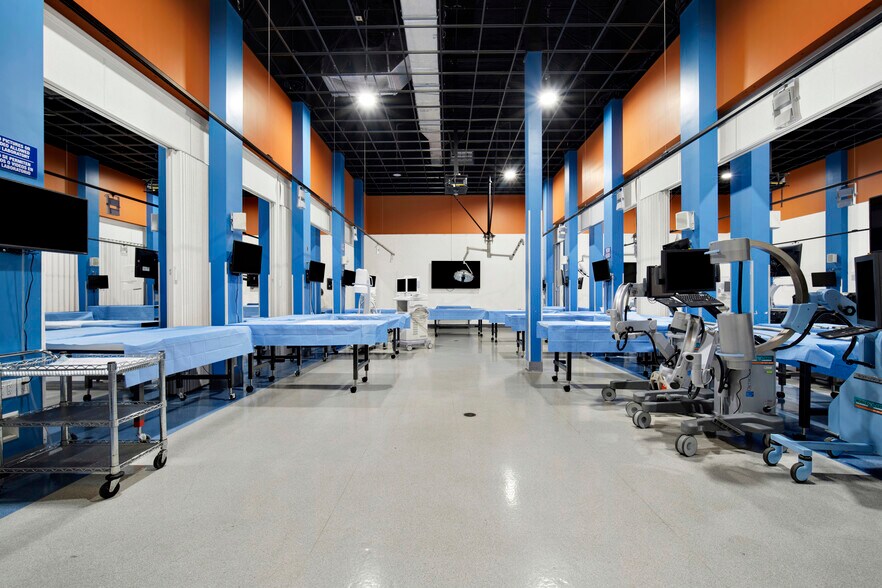 More Photos Of 8850 NW 20th St, Miami Light Manufacturing For Sale