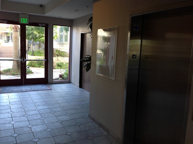 More Photos Of 43427-43433 Mission Blvd, Fremont Office For Sale