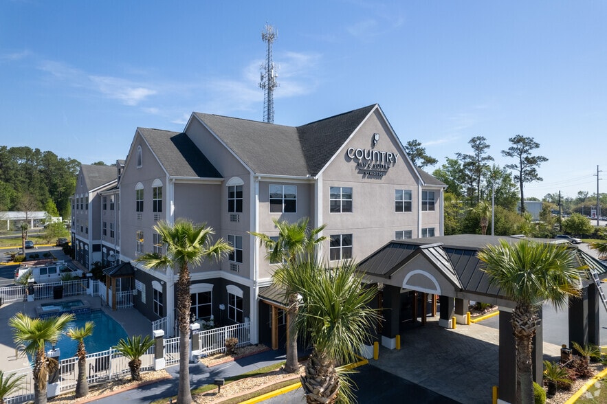 More Photos Of 742 E General Stewart Way, Hinesville Hotel For Sale