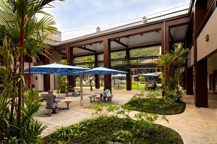 More Photos Of 2855 E Manoa Rd, Honolulu Unknown For Lease