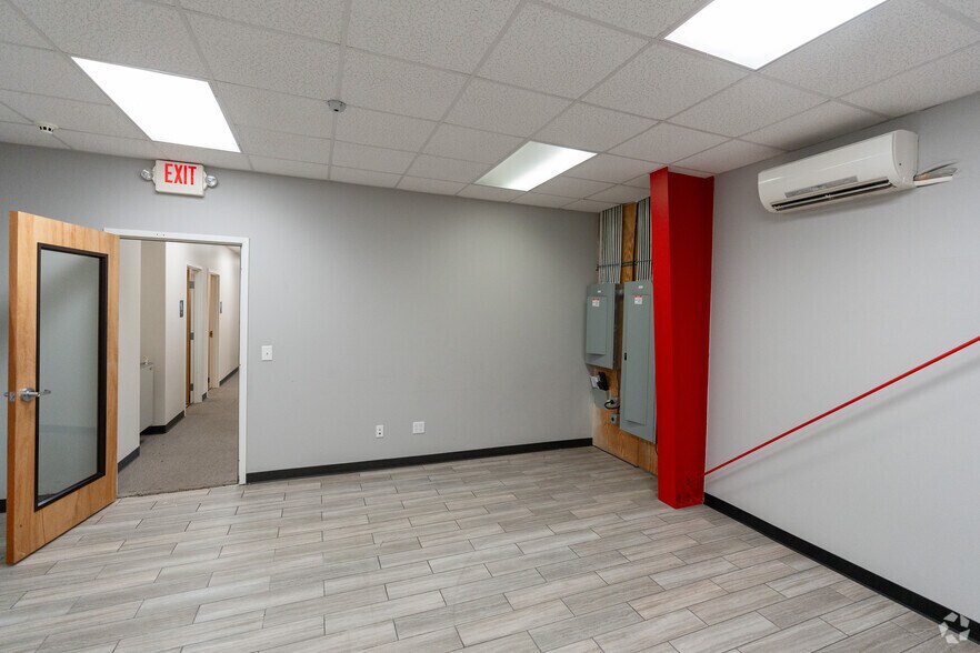 More Photos Of 2800 Rowland Rd, Raleigh Light Distribution For Lease