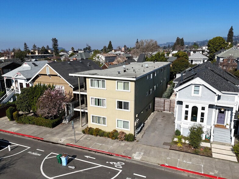 More Photos Of 2015 Hearst Ave, Berkeley Apartments For Sale