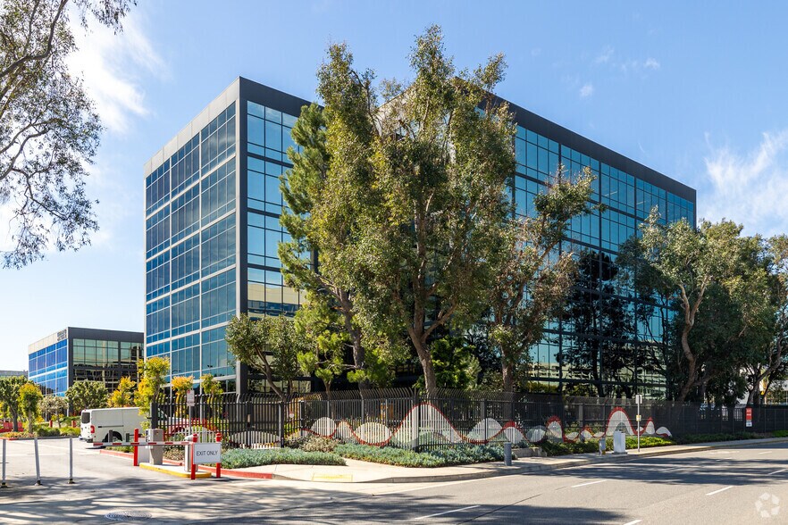 More Photos Of 2100 E Grand Ave, El Segundo Coworking Space