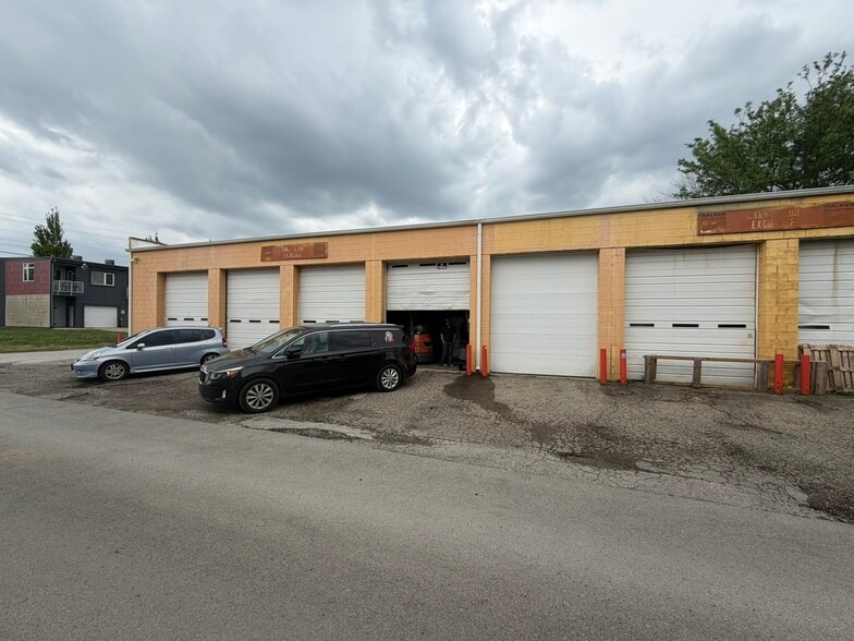 More Photos Of 1301 Barth Ave, Indianapolis Bar For Sale
