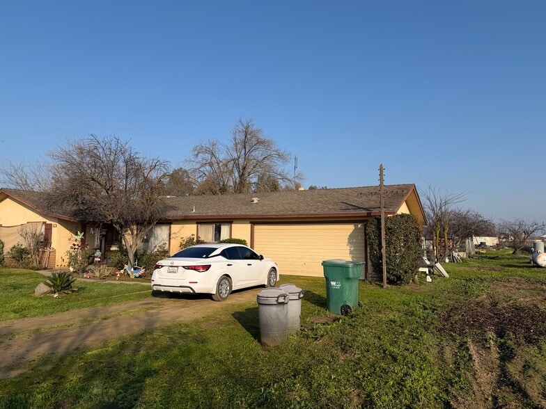 Primary Photo Of 3497 Shaw Ave, Clovis Land For Sale