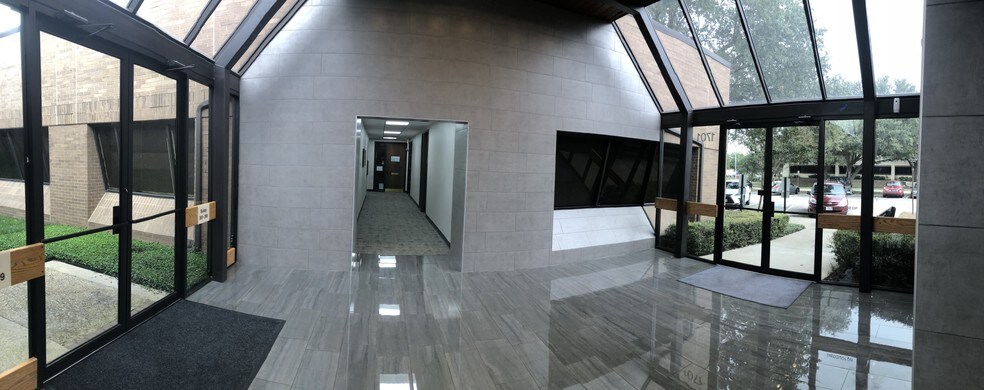 More Photos Of 1701-1801 Gateway Blvd, Richardson Medical For Lease