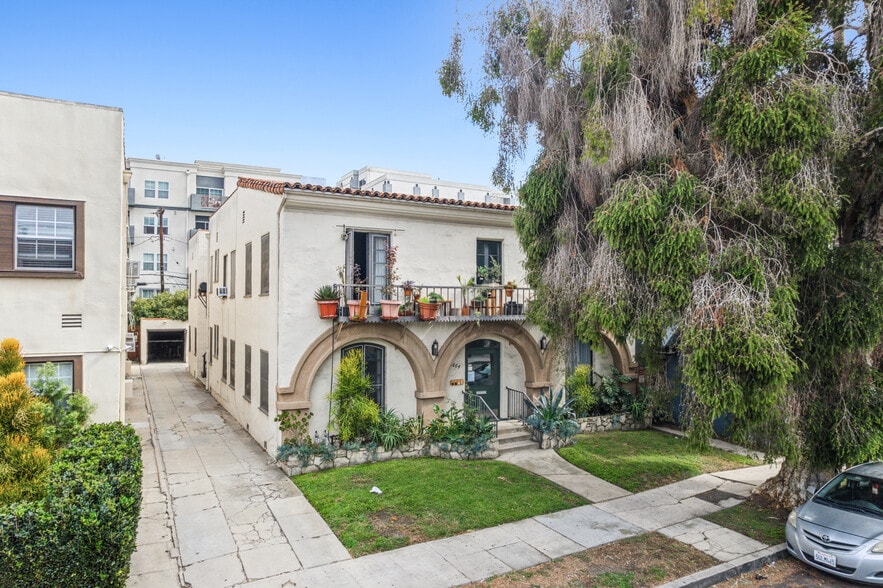 More Photos Of 664 S Cloverdale Ave, Los Angeles Apartments For Sale